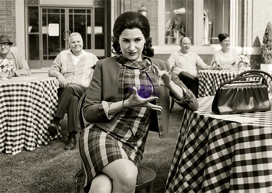 RÃ©sultat de recherche d'images pour "kathryn hahn wandavision gif"