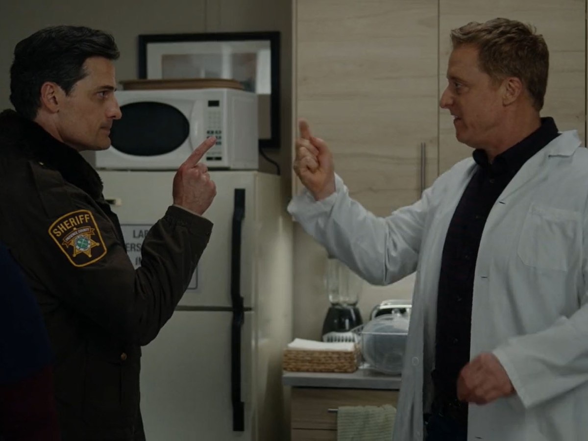 Resident Alien – S03E01 – Lone Wolf –&nbsp;17/20