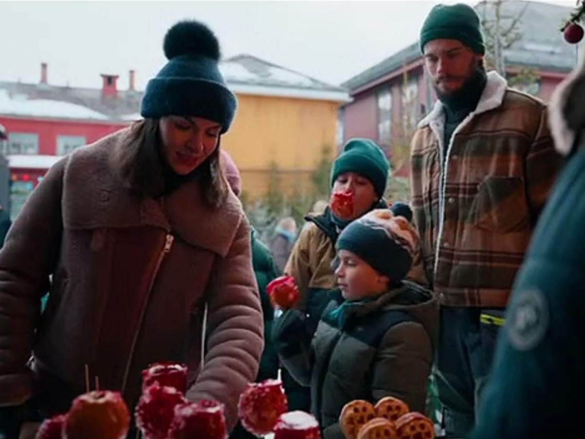 Home for Christmas – S03E04 – Is It Love in the Air –&nbsp;16/20