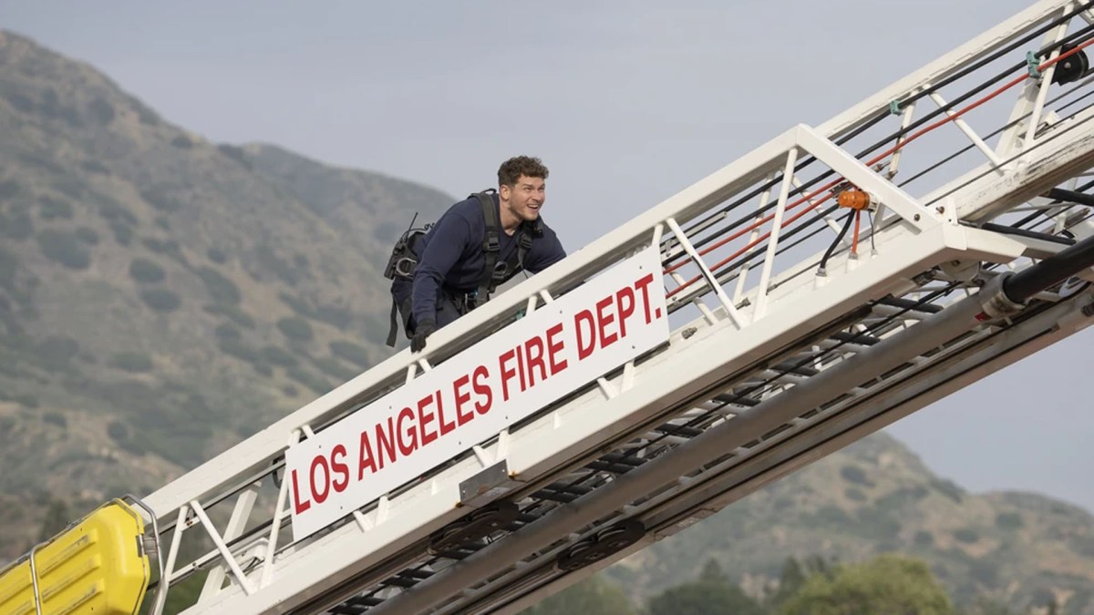 9-1-1 – S09E17 – I Got You Babe –&nbsp;12/20